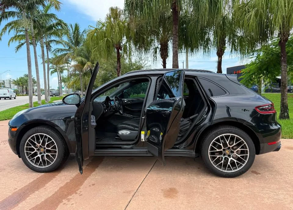 2018 Porsche Macan - Image 9 of 10