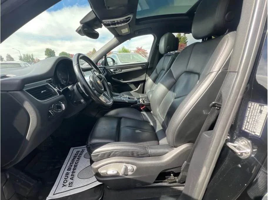 2018 Porsche Macan - Image 11 of 18
