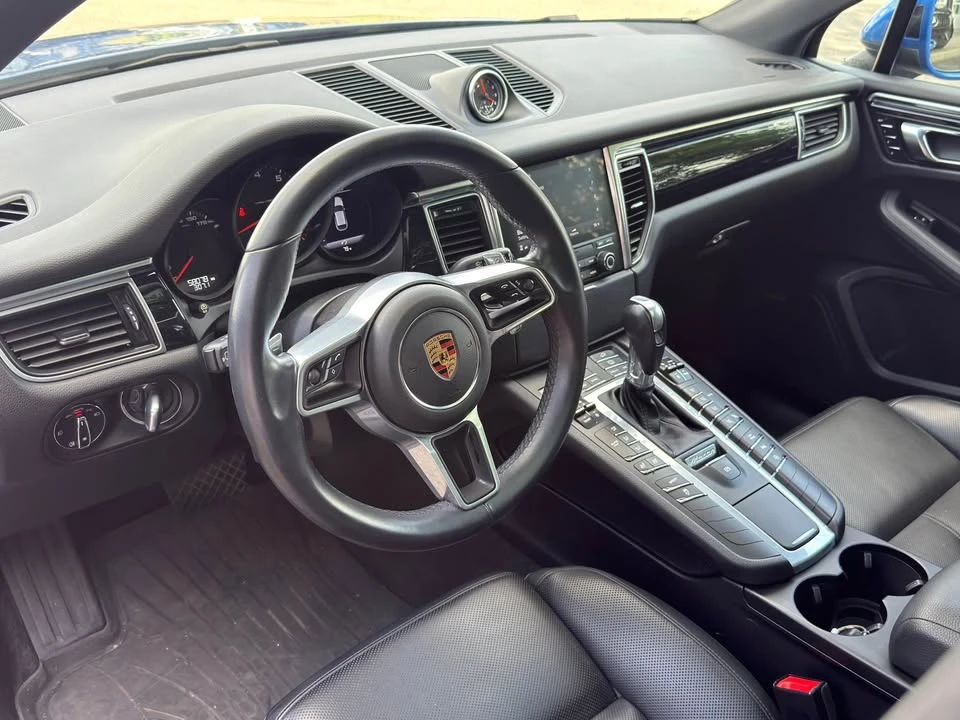 2018 Porsche Macan - Image 11 of 20