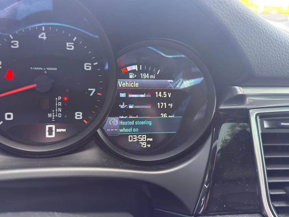 2018 Porsche Macan - Image 14 of 20