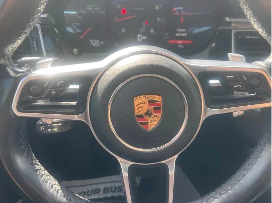 2018 Porsche Macan - Image 15 of 18