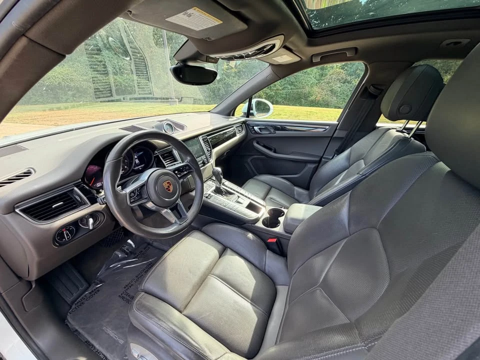 2018 Porsche Macan - Image 11 of 20