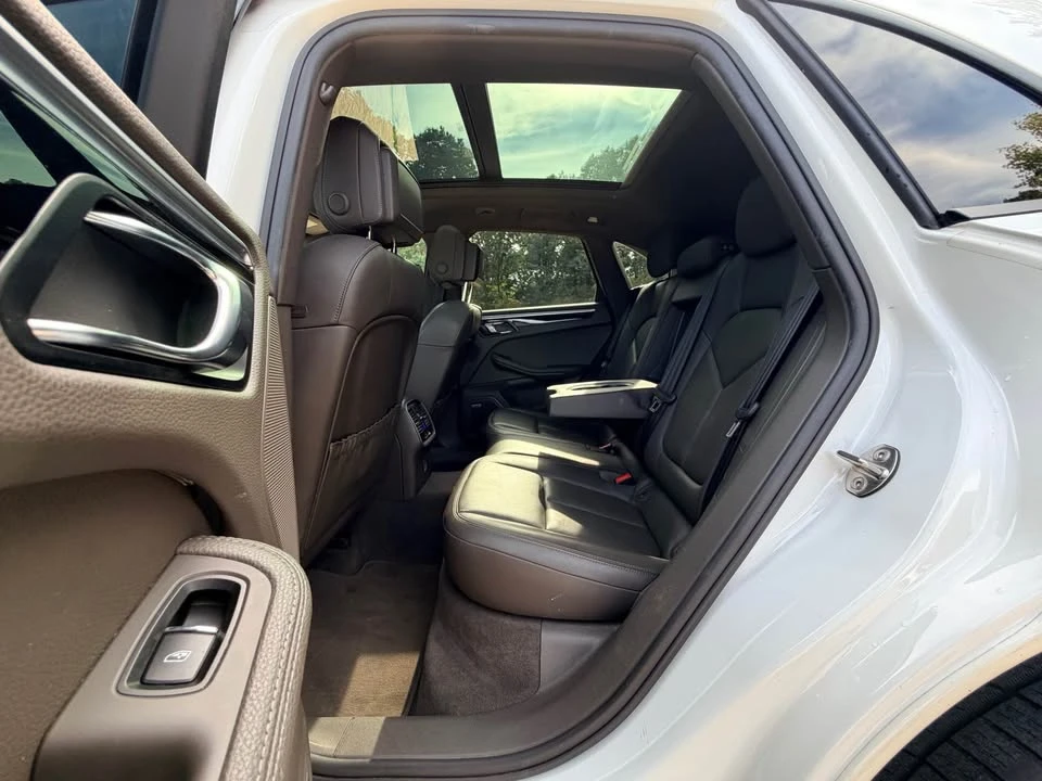 2018 Porsche Macan - Image 12 of 20