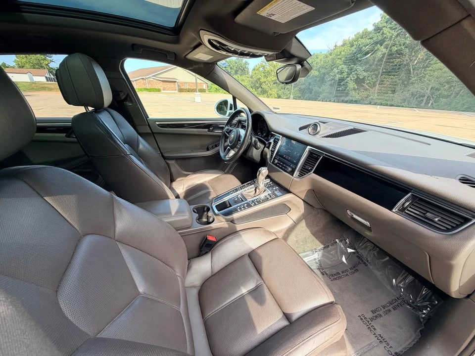 2018 Porsche Macan - Image 19 of 20