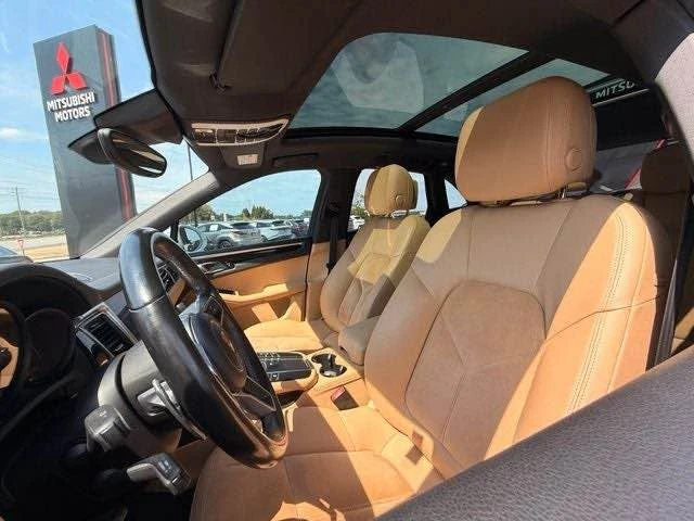 2018 Porsche Macan - Image 7 of 10
