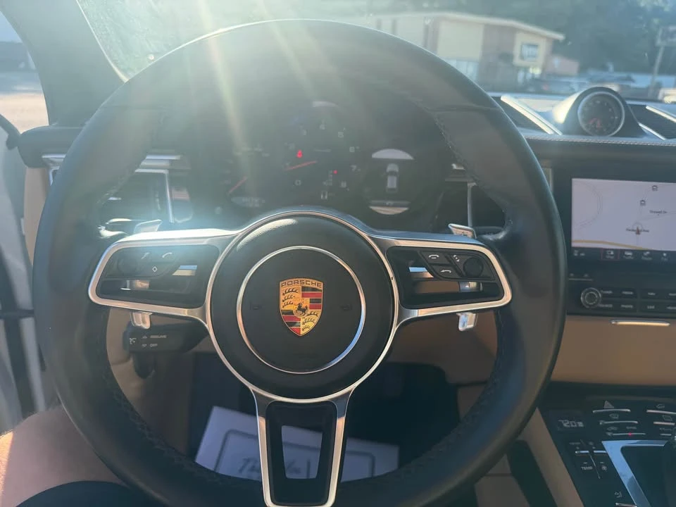 2018 Porsche Macan - Image 13 of 18