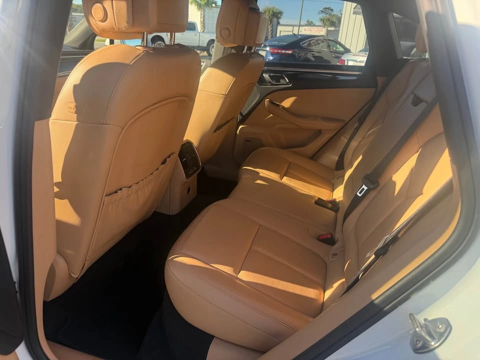 2018 Porsche Macan - Image 14 of 18