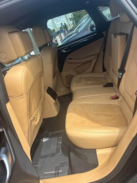 2018 Porsche Macan - Image 7 of 11