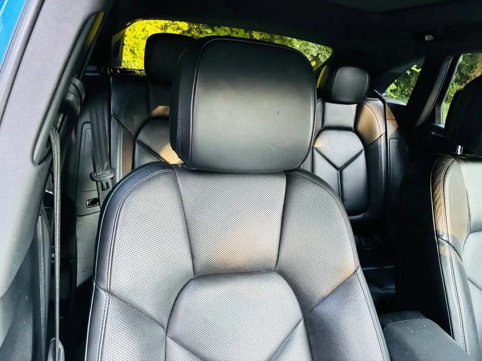 2018 Porsche Macan - Image 15 of 17