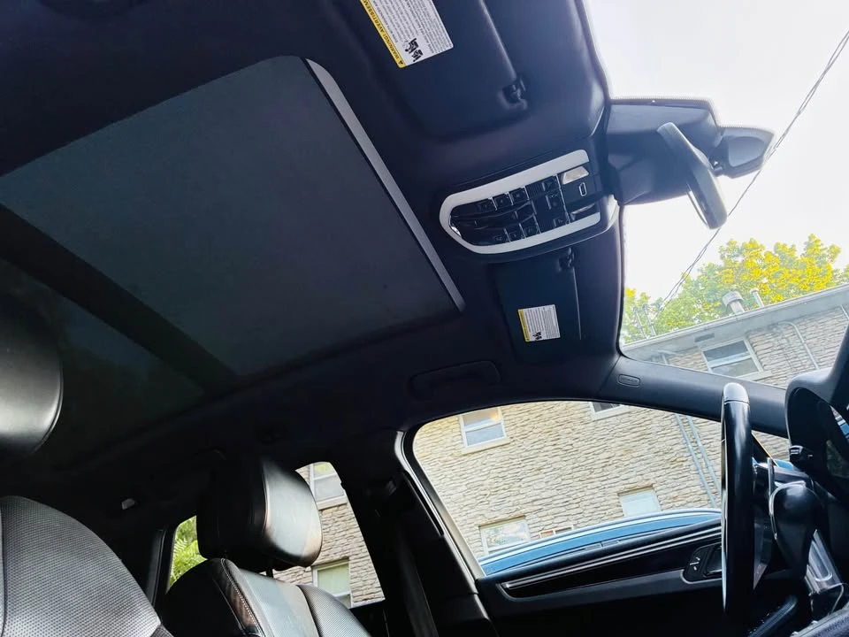 2018 Porsche Macan - Image 11 of 17