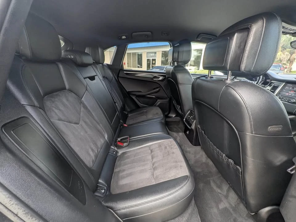 2018 Porsche Macan - Image 4 of 6