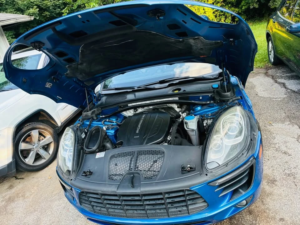 2018 Porsche Macan - Image 9 of 17