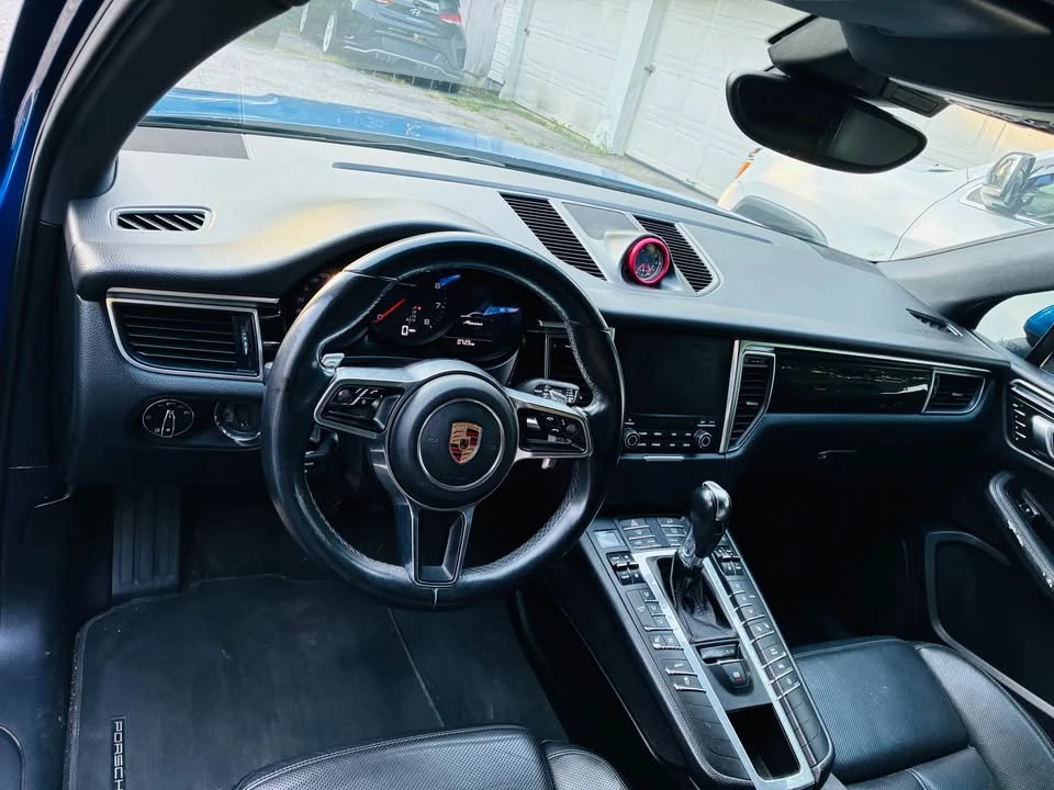 2018 Porsche Macan - Image 13 of 17