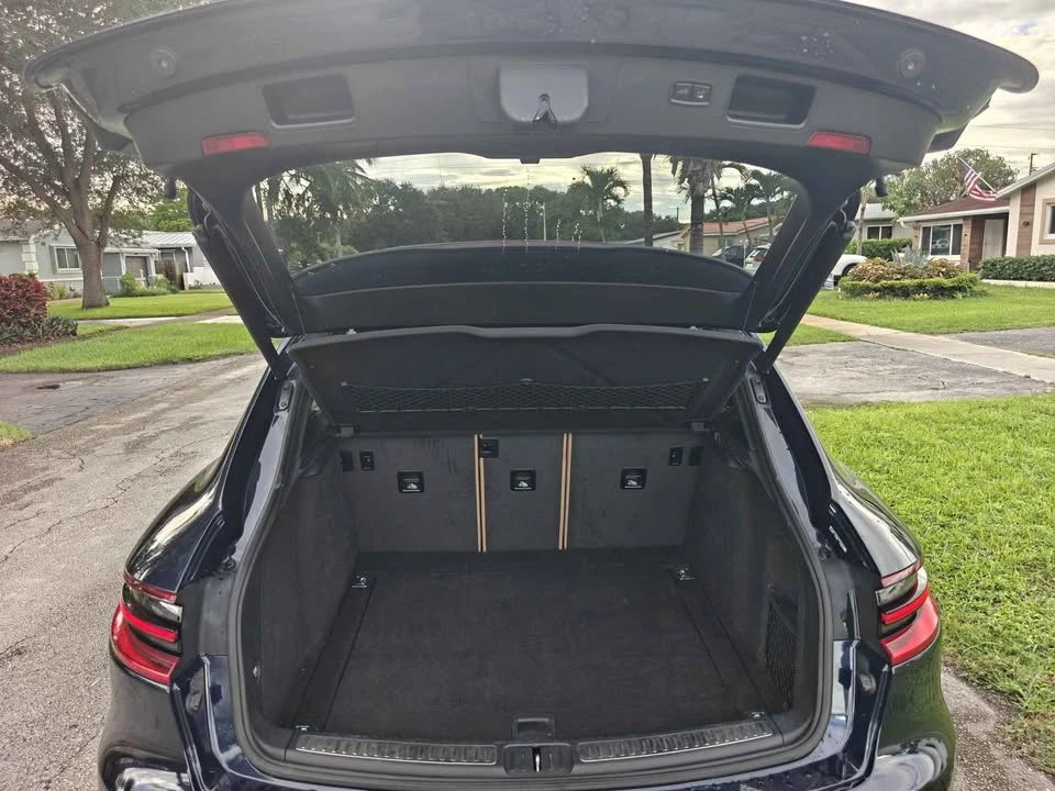 2018 Porsche Macan - Image 10 of 19