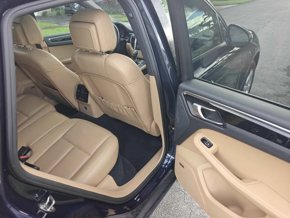2018 Porsche Macan - Image 9 of 19