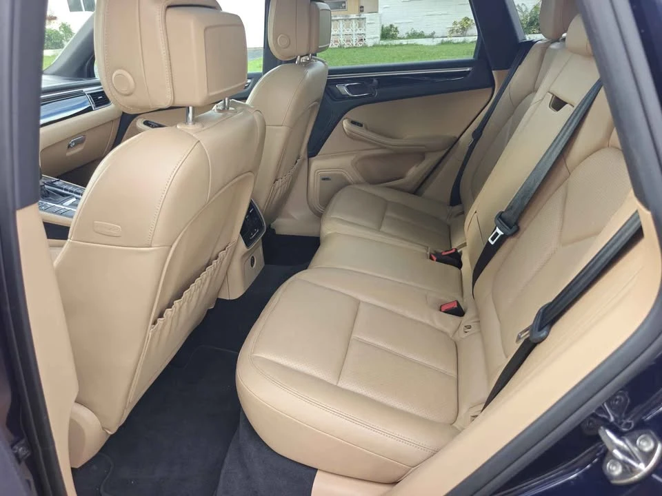 2018 Porsche Macan - Image 11 of 19