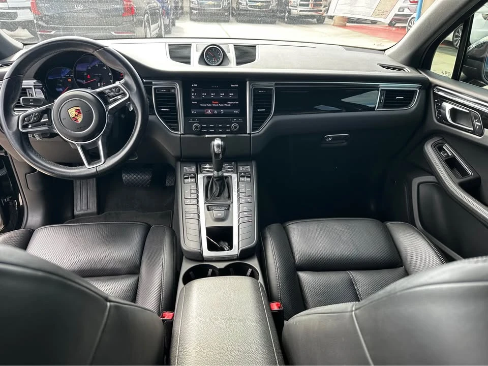 2018 Porsche Macan - Image 12 of 17