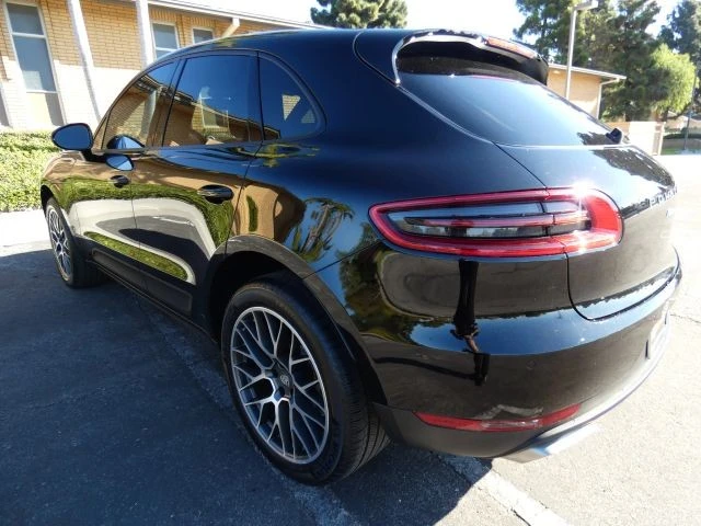 2018 Porsche Macan - Image 12 of 21
