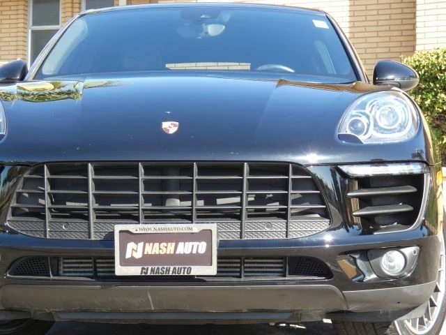 2018 Porsche Macan - Image 15 of 21