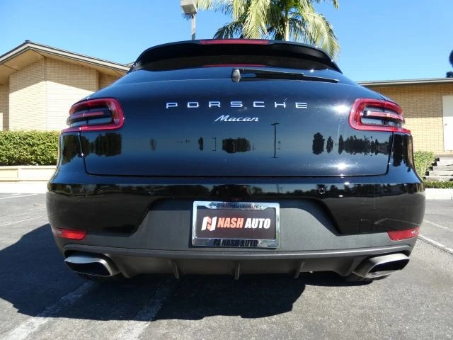 2018 Porsche Macan - Image 9 of 21