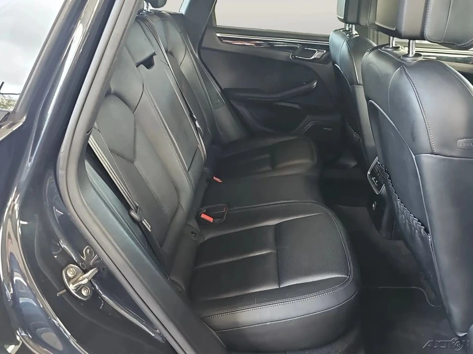 2018 Porsche Macan - Image 20 of 21