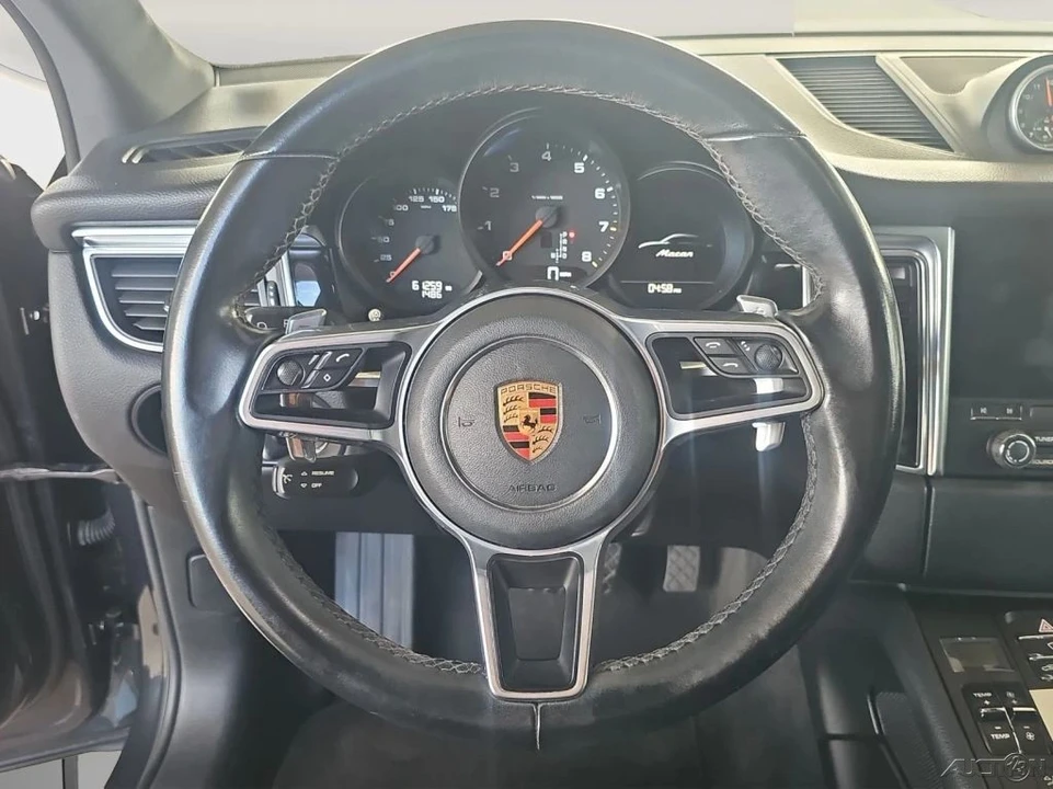 2018 Porsche Macan - Image 9 of 21