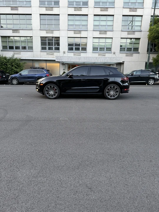 2018 Porsche Macan - Image 6 of 10