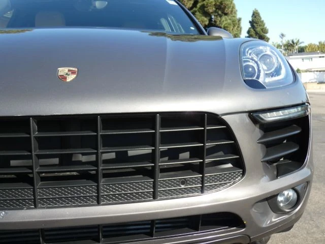 2018 Porsche Macan - Image 15 of 21