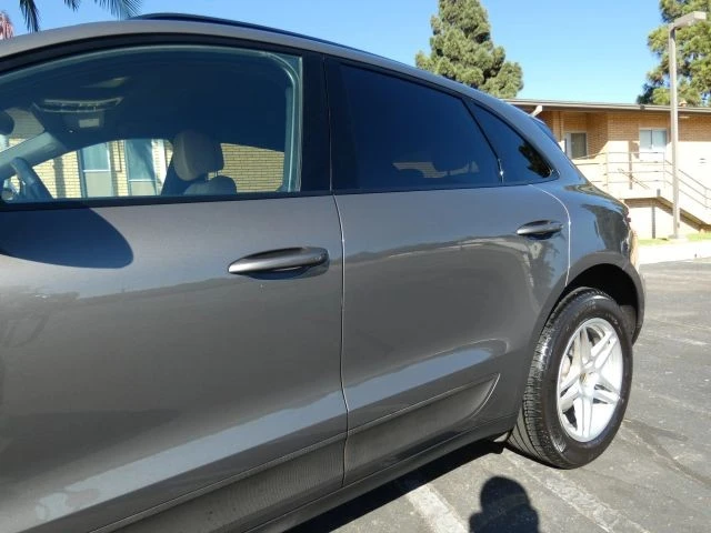 2018 Porsche Macan - Image 13 of 21