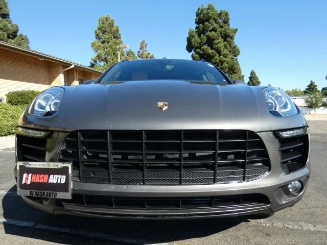 2018 Porsche Macan - Image 17 of 21