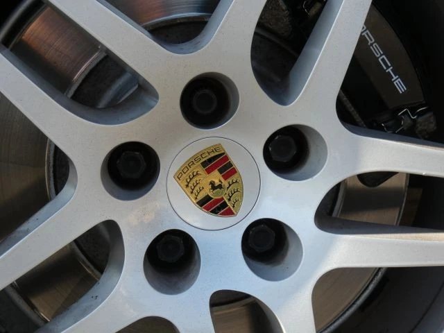 2018 Porsche Macan - Image 19 of 21