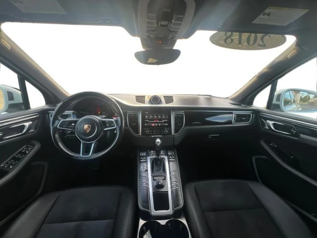 2018 Porsche Macan - Image 22 of 23