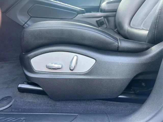 2018 Porsche Macan - Image 19 of 21