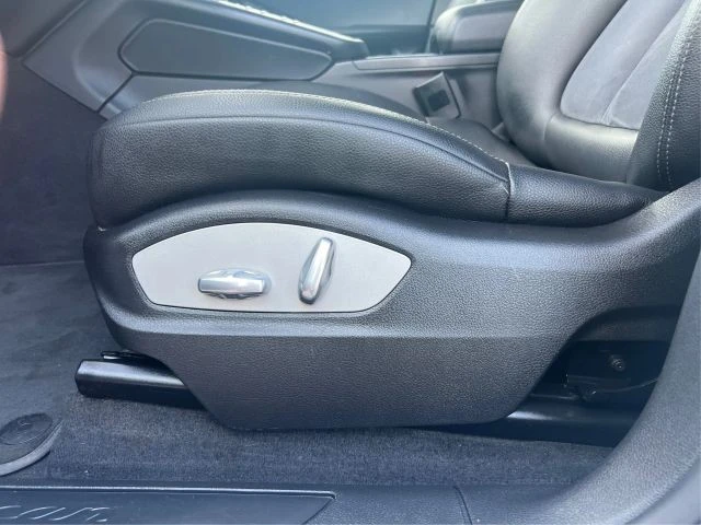 2018 Porsche Macan - Image 19 of 23