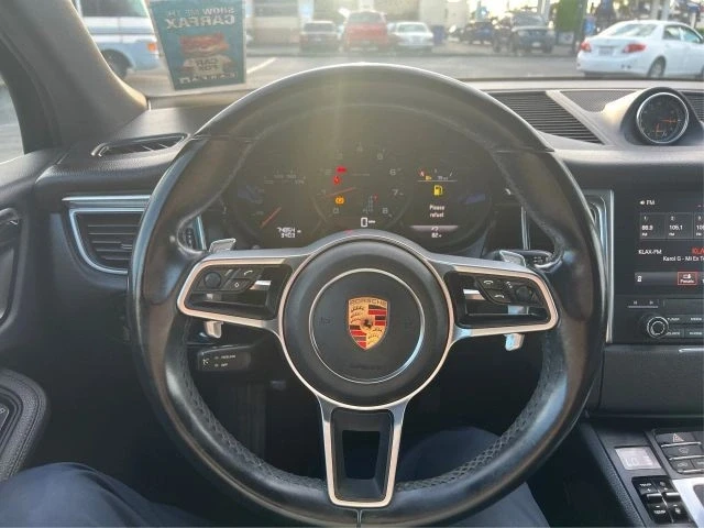 2018 Porsche Macan - Image 17 of 21