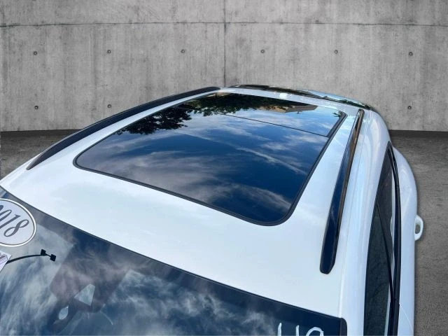 2018 Porsche Macan - Image 12 of 21