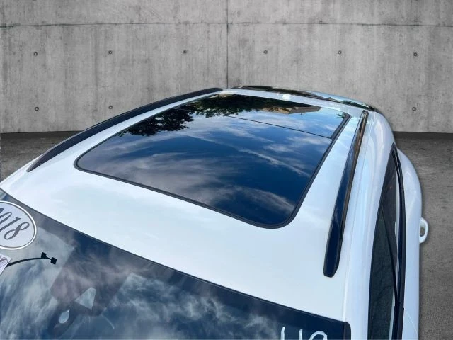 2018 Porsche Macan - Image 12 of 21