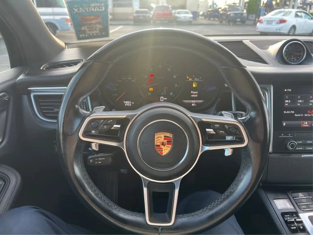 2018 Porsche Macan - Image 17 of 23