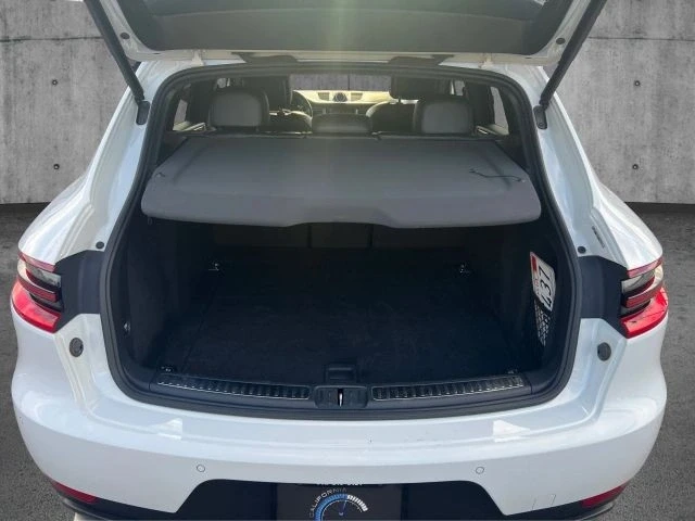 2018 Porsche Macan - Image 13 of 21