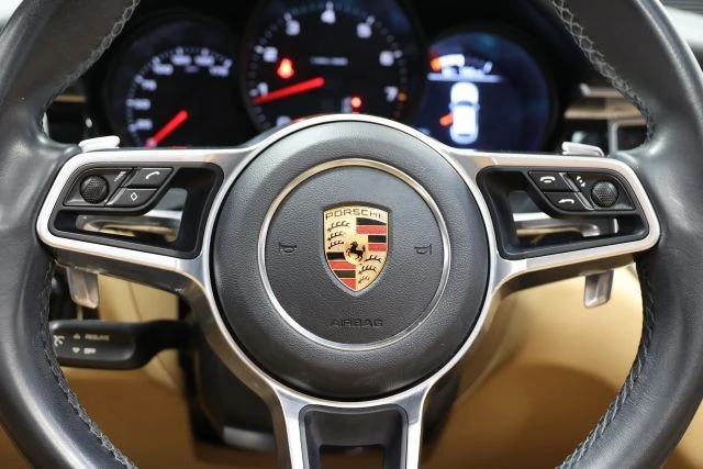 2018 Porsche Macan - Image 23 of 31
