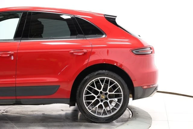 2018 Porsche Macan - Image 10 of 31