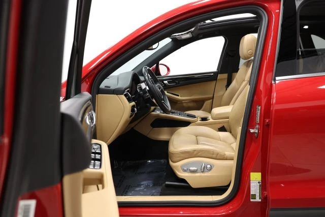 2018 Porsche Macan - Image 13 of 31