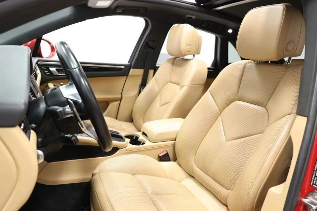 2018 Porsche Macan - Image 15 of 31