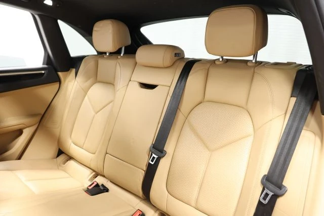 2018 Porsche Macan - Image 3 of 31