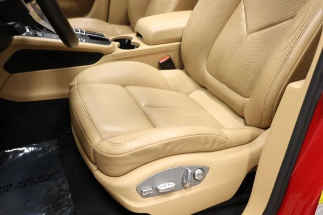 2018 Porsche Macan - Image 19 of 31