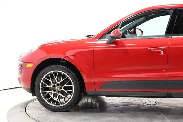2018 Porsche Macan - Image 8 of 31