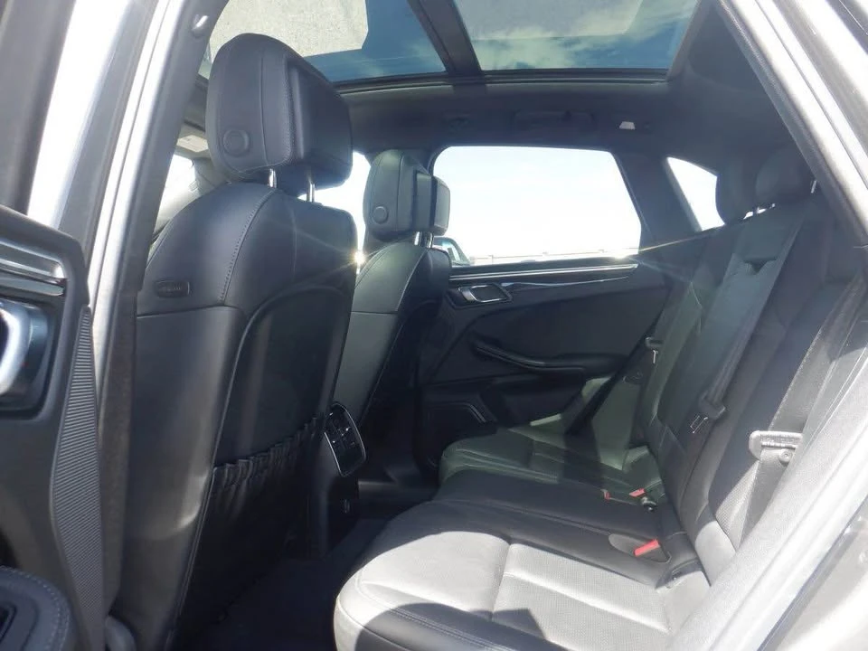 2018 Porsche Macan - Image 8 of 20