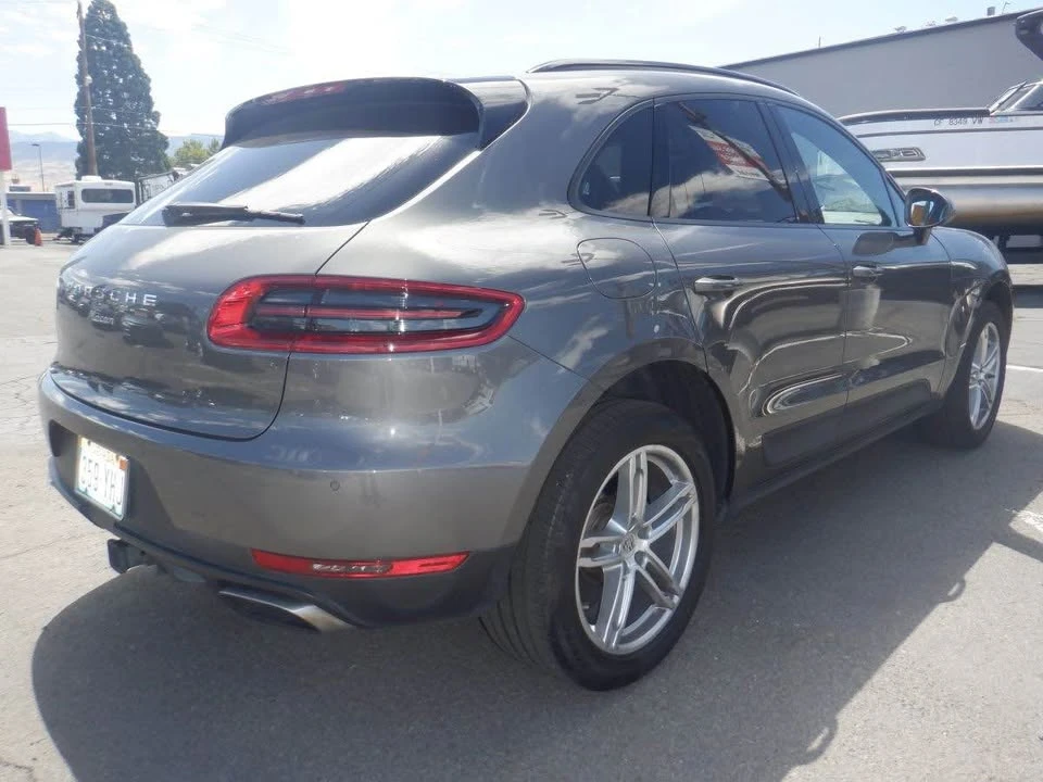2018 Porsche Macan - Image 11 of 20