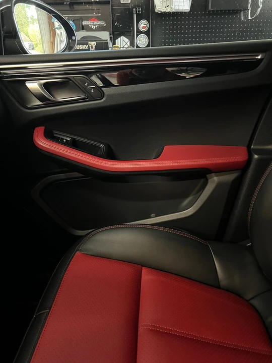 2018 Porsche Macan - Image 12 of 25