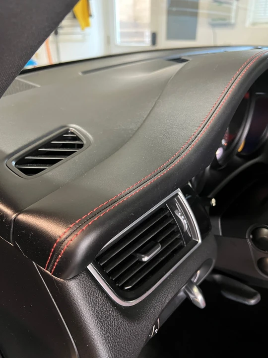 2018 Porsche Macan - Image 14 of 25